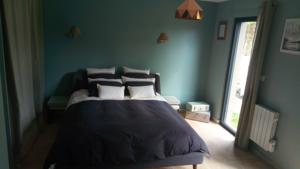 Chambres d'hotes/B&B Cosy Wood House : Chambre Double - Vue sur Jardin