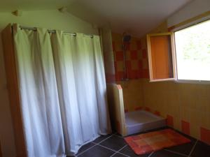 Chambres d'hotes/B&B Chalet aux pied des vignes : photos des chambres