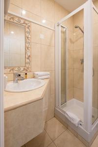 Hotel Du Centre : Petite Chambre Double