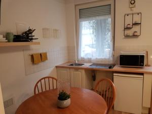 Appartement Aux pieds des thermes : Appartement