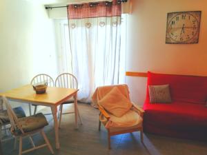 Appartement Jolie Studio renove : Appartement avec Balcon