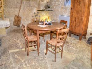 Hebergement House Le troglo bleu 2 : Maison de Vacances (4 Adultes)