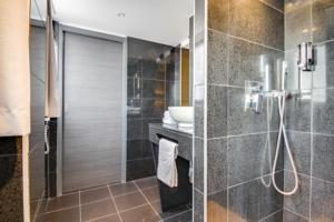 Brit Hotel Porte d’Espagne*** : photos des chambres