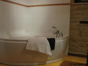 Chambres d'hotes/B&B Chambres d'Hotes La Fraiseraie : photos des chambres