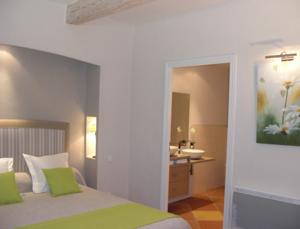 Chambres d'hotes/B&B Chambres d'Hotes Domaine de la Capelle : Chambre Double - Accessible aux Personnes à Mobilité Réduite 