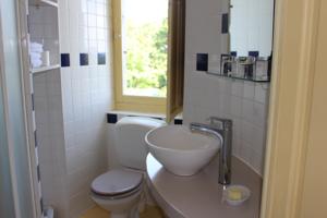 Chambres d'hotes/B&B Chateau de Villeneuve : Chambre Double Deluxe avec Balcon