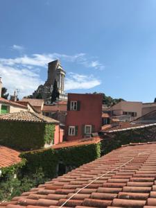 Appartement Charming flat in la Turbie village : photos des chambres