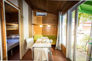 Hebergement Camping Le Bois Fleuri : photos des chambres