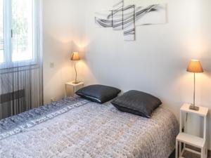 Hebergement Three-Bedroom Holiday Home in Salon de Provence : photos des chambres