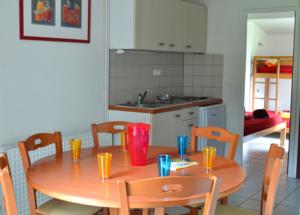 Hebergement VVF Villages « Les Pyrenees Ariegoises » Les Cabannes : Appartement 2 Chambres (4 Adultes)