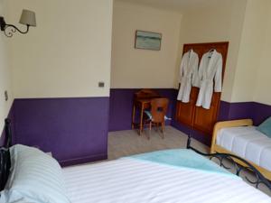 Chambres d'hotes/B&B Gites les Tilleuls : Chambre Triple