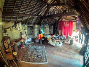 Hebergement Authentic Knight's Templar Chamber at Chateau Le Mur : photos des chambres