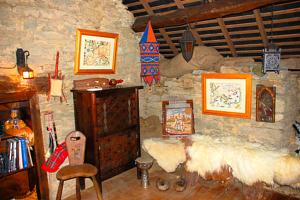 Hebergement Authentic Knight's Templar Chamber at Chateau Le Mur : photos des chambres