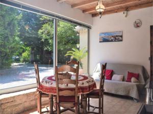 Hebergement One-Bedroom Holiday Home in Pelissanne : Maison de Vacances 1 Chambre
