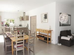 Hebergement Six-Bedroom Holiday Home in Montelimar : photos des chambres