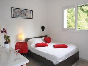 Hebergement Six-Bedroom Holiday Home in Montelimar : photos des chambres
