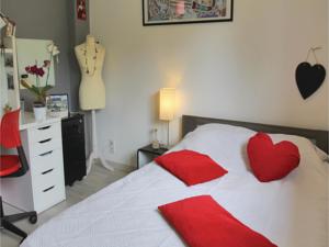 Hebergement Six-Bedroom Holiday Home in Montelimar : photos des chambres