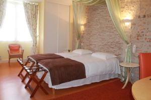 Hotel Logis Le Grand Monarque - Donzy : photos des chambres