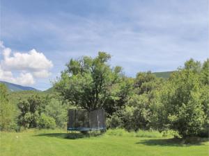 Hebergement Five-Bedroom Holiday Home in La Roche St Secret : photos des chambres
