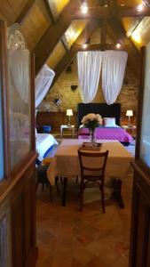 Chambres d'hotes/B&B Le CDV - Bar Lounge & Chambres Insolites : photos des chambres