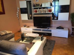 Appartement T2 au calme a 5mn du centre ville, garage et parking prives : photos des chambres