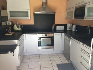 Appartement T2 au calme a 5mn du centre ville, garage et parking prives : photos des chambres
