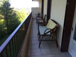 Appartement T2 au calme a 5mn du centre ville, garage et parking prives : photos des chambres