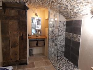 Hebergement La Voute: gite insolite et atypique dans le sud Aveyron : photos des chambres