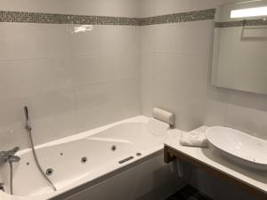Le Moulin Du Landion Hotel et Spa : photos des chambres