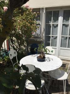 Appartement Studio Saint Louis : photos des chambres