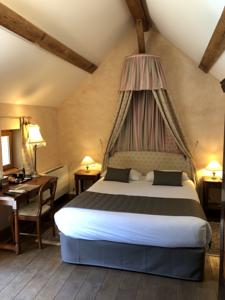Hotel Chateau de Challanges : Chambre Double - Annexe