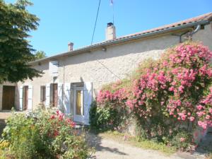 Hebergement Gites de Beaujardin : Maison 3 Chambres