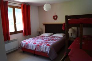 Hotel - Restaurant Le Blanchon : Chambre Quadruple