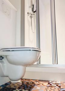 hotelF1 Geneve Aeroport Ferney Voltaire : Chambre Cabrio avec Salle de Bains Privative