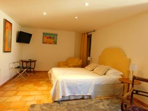 Hotel Mas De L'Hospitalet : Chambre Triple