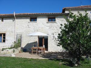 Hebergement Le Noisetier at Les Hiboux Gites : Maison 3 Chambres