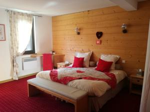 Logis Hotel - Domaine de l'Adoux : photos des chambres