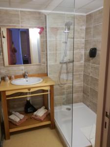 Logis Hotel - Domaine de l'Adoux : photos des chambres