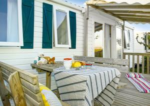 Hebergement Mobil Home dans Parc des 7 Fonts : photos des chambres