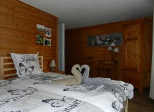 Chambres d'hotes/B&B Au relais de la Poste : Chambre Lits Jumeaux - Vue sur Jardin