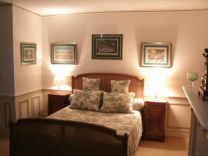 Hebergement Le Haut Moncel : Chambre Double - Vue sur Jardin