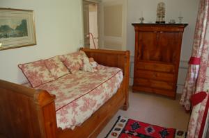 Hebergement Le Haut Moncel : Chambre Simple - Vue sur Jardin