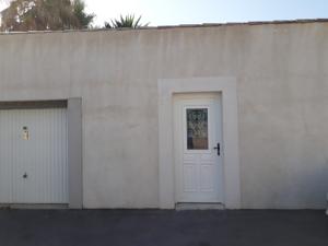 Appartement Joli petit studio tout equipe : photos des chambres