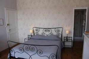 Hebergement Maison Prades : Chambre Double - Vue sur Montagne