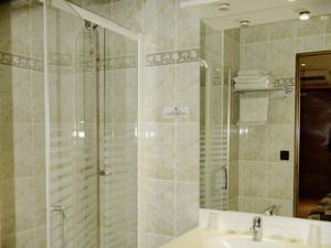 Hotel Logis Des Sources : photos des chambres