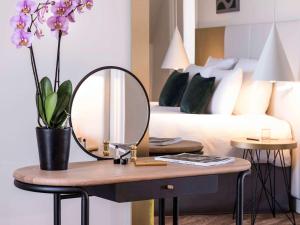 Hotel Le Louis Versailles Chateau - MGallery by Sofitel : Chambre Lit Queen-Size Supérieure avec Balcon