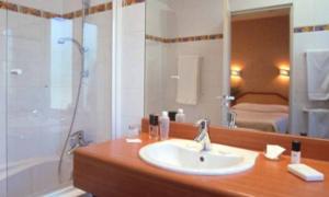 Brit Hotel Privilege Le Royal - Centre Gare : photos des chambres