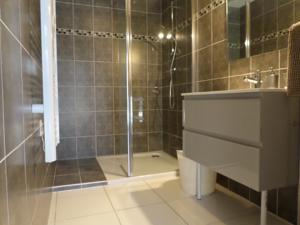 Hebergement La Lavandiere Spa Jacuzzi : photos des chambres