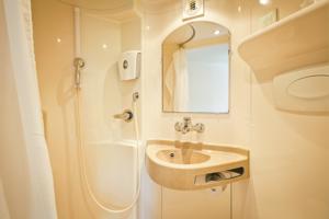 Hotel Premiere Classe Geneve - Aeroport - Prevessin : photos des chambres