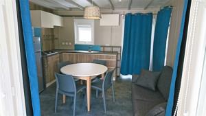 Hebergement Camping Les Framboiseilles : photos des chambres